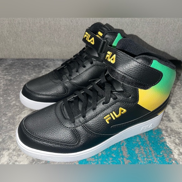 Men’s FILA / Size 10.5 - Picture 1 of 5